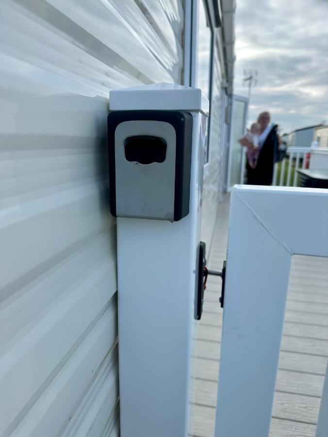Hotel Angie'S Caravan At Seawick à Saint Osyth Extérieur photo